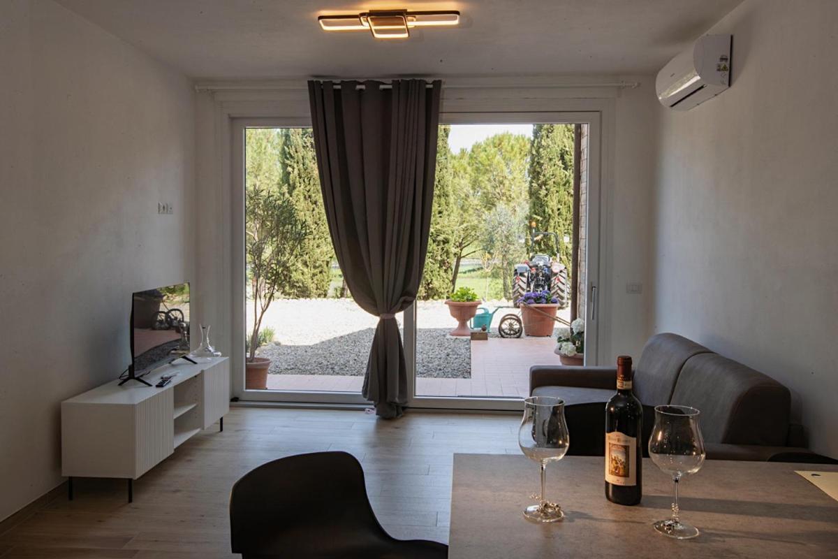Agriturismo La Terrazza Sul Mangia シエーナ エクステリア 写真